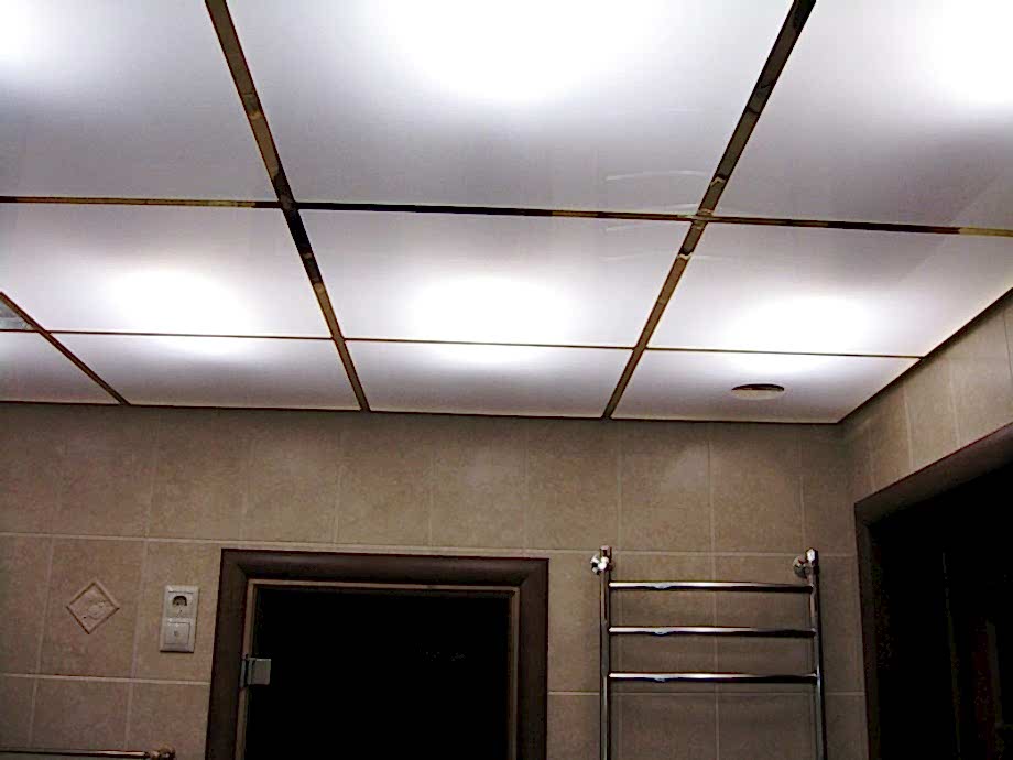 Потолок в ванной комнате