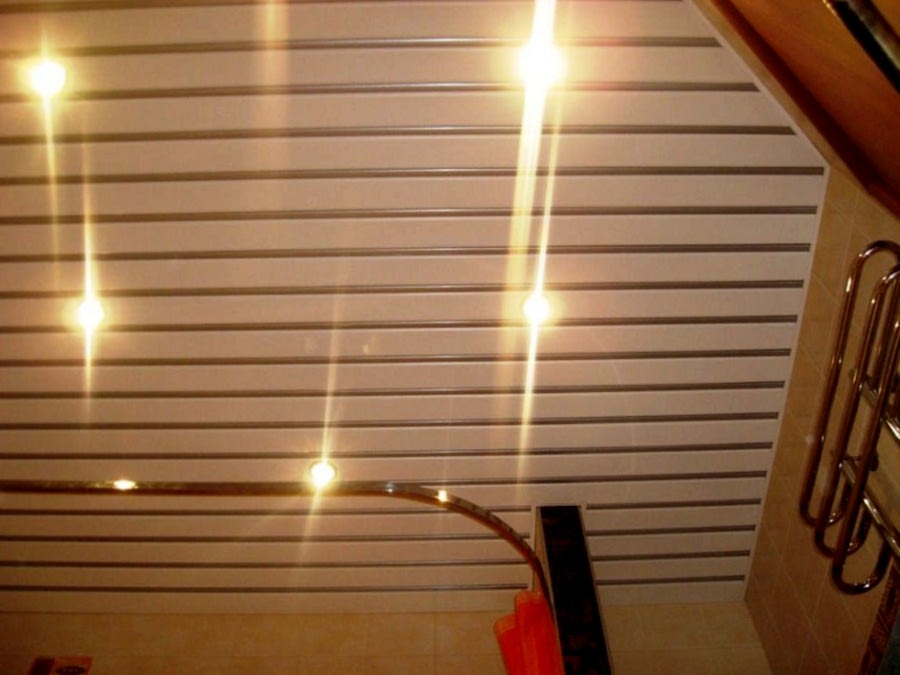 потолок в ванной панели металлический фото 21