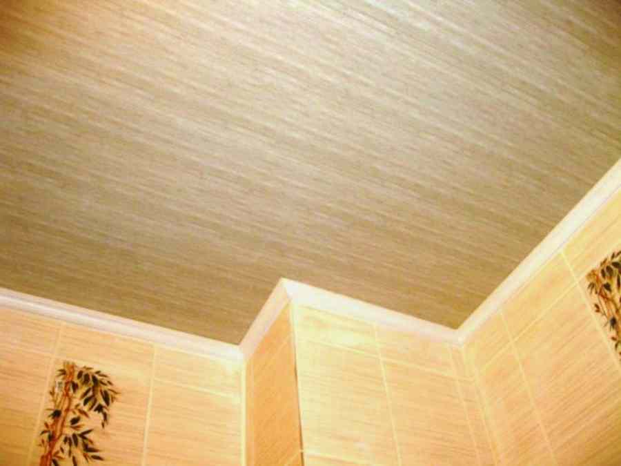 потолок в ванной комнате панели фото 9